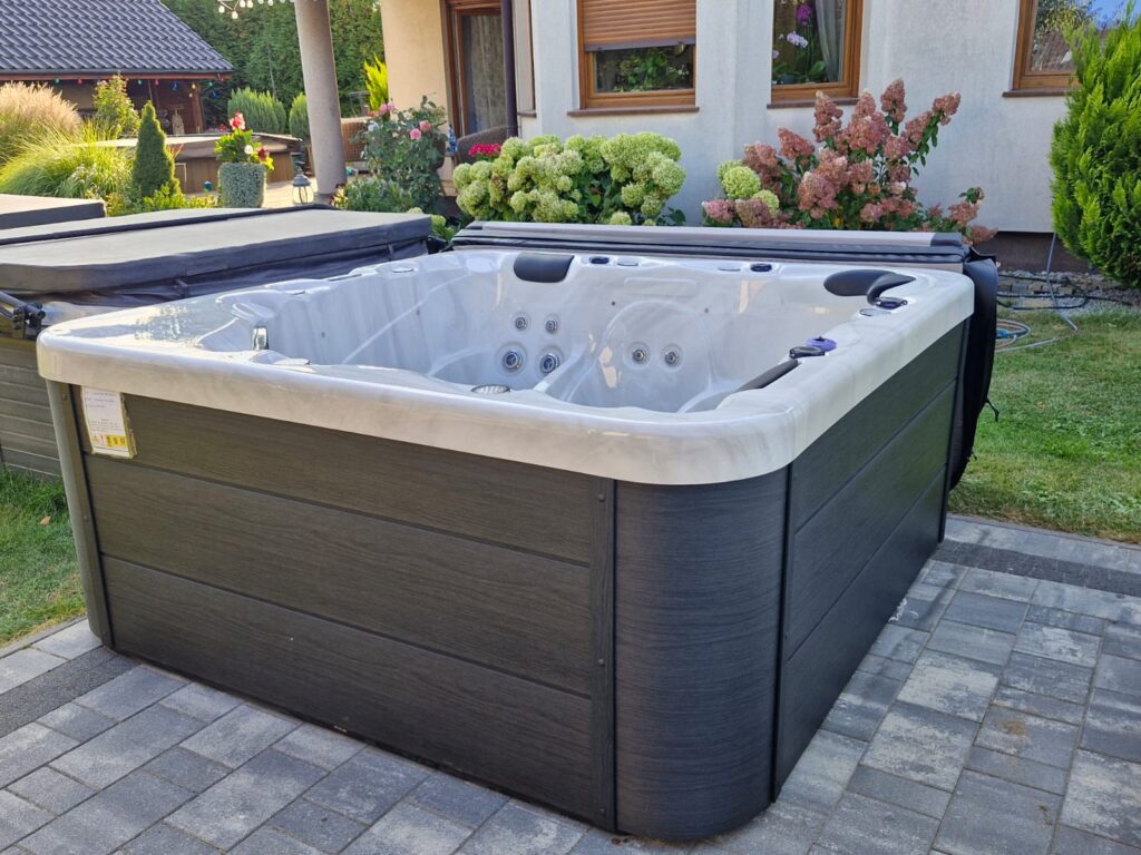 Jacuzzi ogrodowe, led, podgrzewane. Oława, Wrocław, Warszawa, Kraków, Gdańsk, Szczecin, Poznań, Lublin, Rzeszów, Katowice, Częstochowa, Zielona Góra, Kołobrzeg, Łódź, Radom, Białystok, Olsztyn, Koszalin, Przemyśl