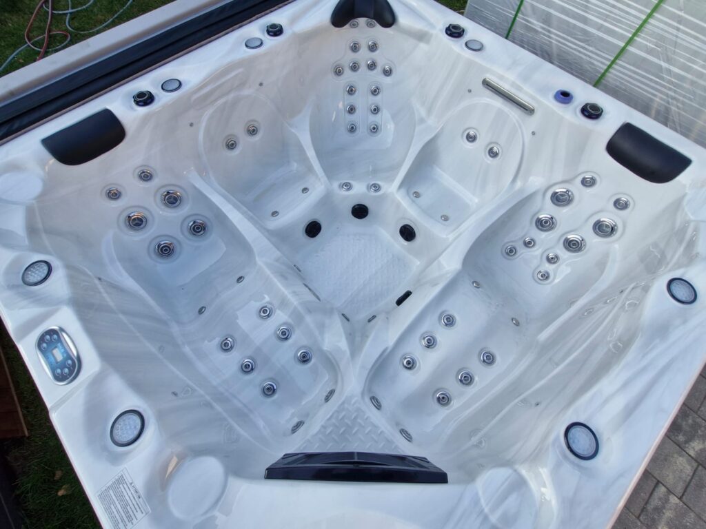 Jacuzzi ogrodowe, led, podgrzewane. Oława, Wrocław, Warszawa, Kraków, Gdańsk, Szczecin, Poznań, Lublin, Rzeszów, Katowice, Częstochowa, Zielona Góra, Kołobrzeg, Łódź, Radom, Białystok, Olsztyn, Koszalin, Przemyśl